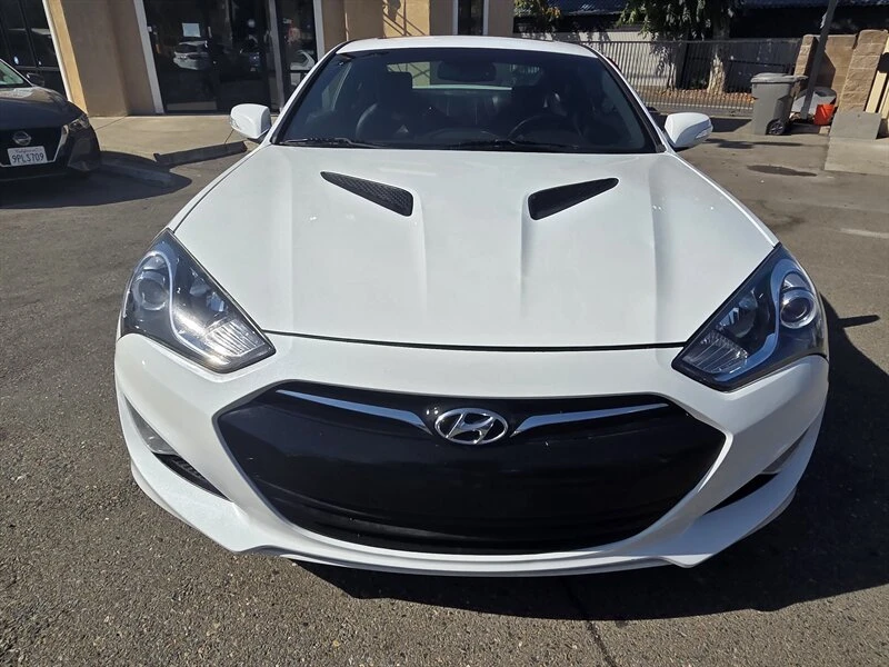 2013 Hyundai Genesis Coupe - Image 2 of 19