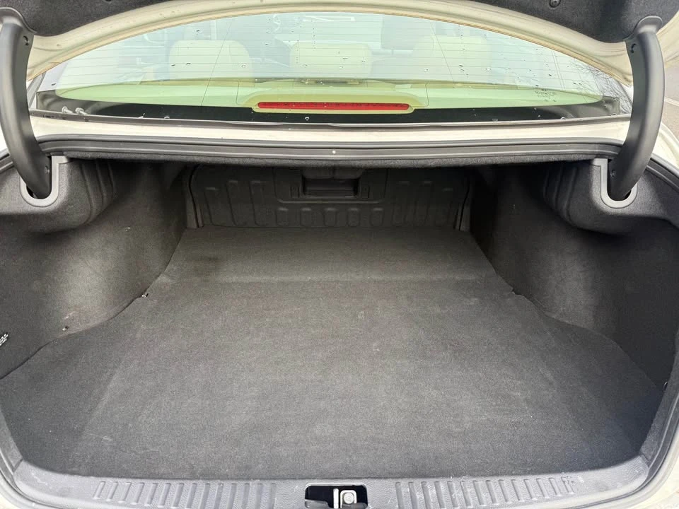 2013 Hyundai Genesis - Image 11 of 11