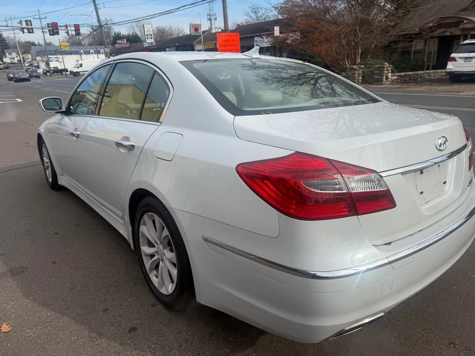 2013 Hyundai Genesis - Image 5 of 11