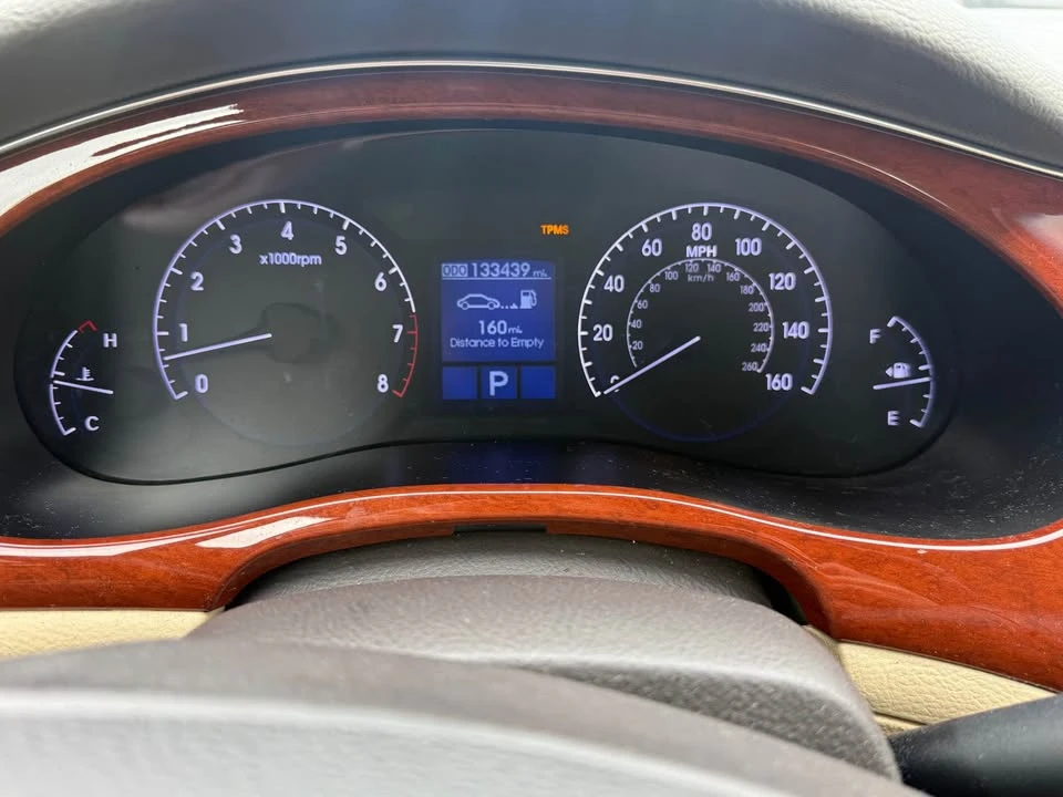 2013 Hyundai Genesis - Image 10 of 11
