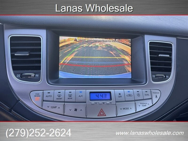 2013 Hyundai Genesis - Image 13 of 20