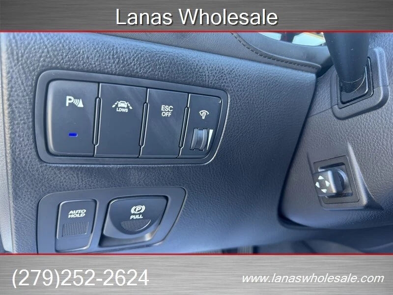 2013 Hyundai Genesis - Image 19 of 20