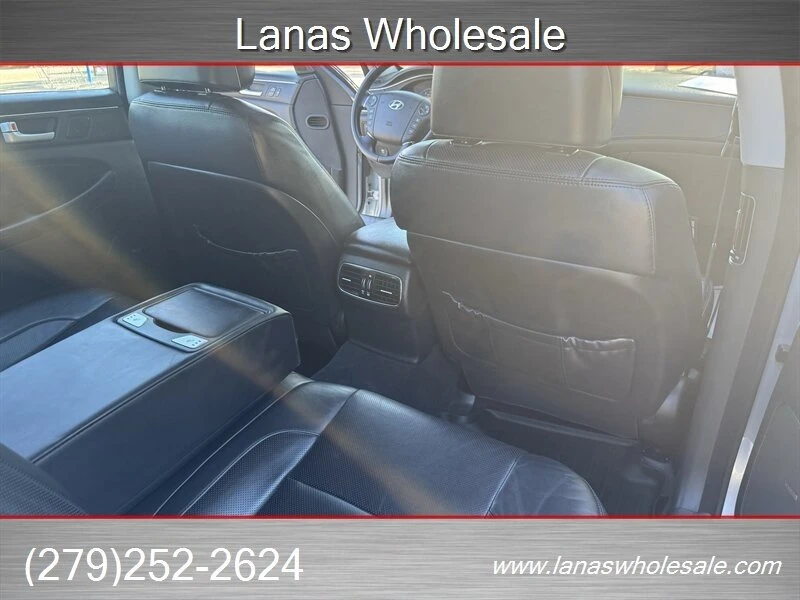 2013 Hyundai Genesis - Image 12 of 20
