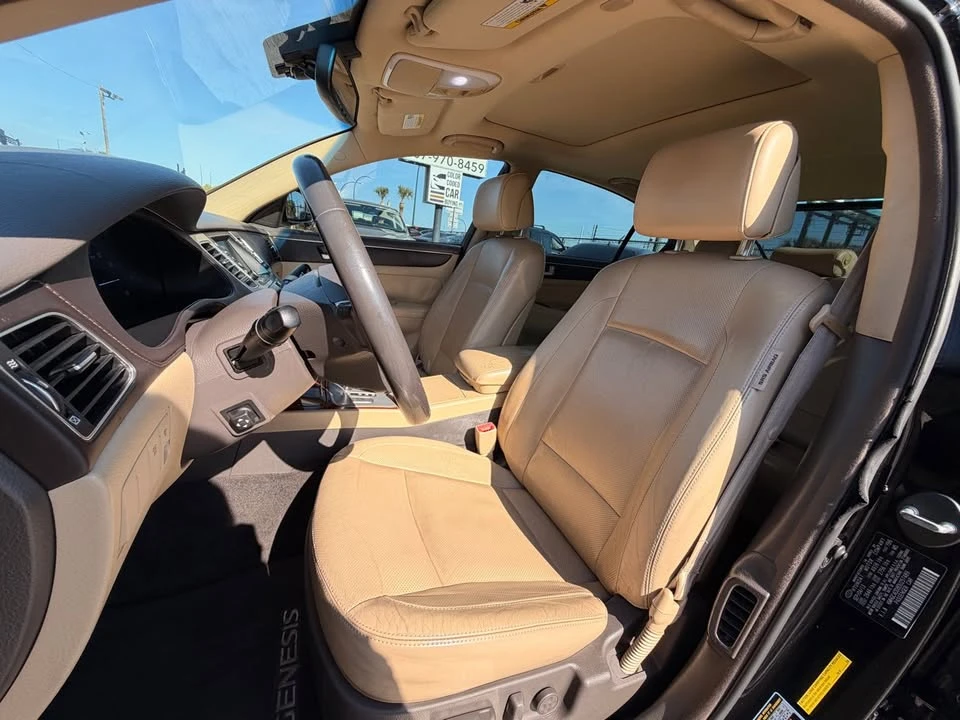 2013 Hyundai Genesis - Image 11 of 18