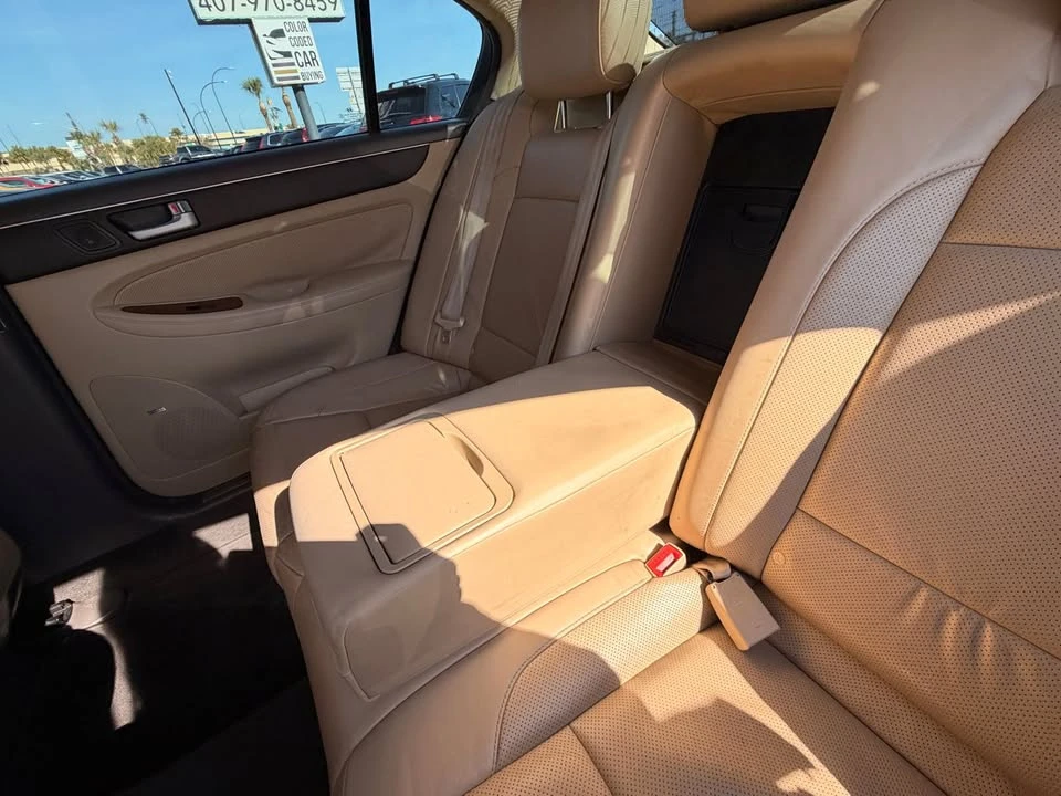2013 Hyundai Genesis - Image 10 of 18