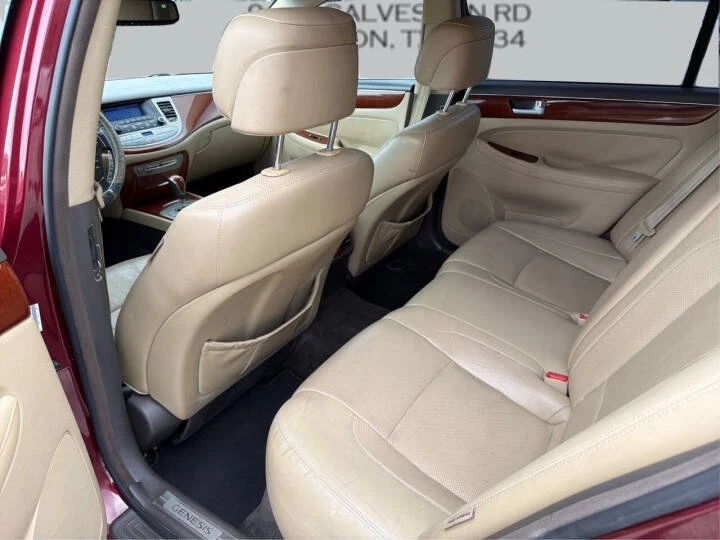 2013 Hyundai Genesis - Image 10 of 17
