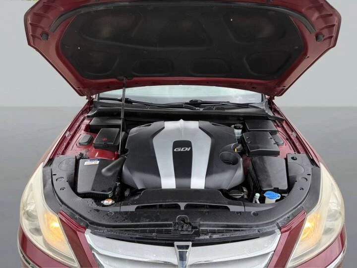 2013 Hyundai Genesis - Image 11 of 17
