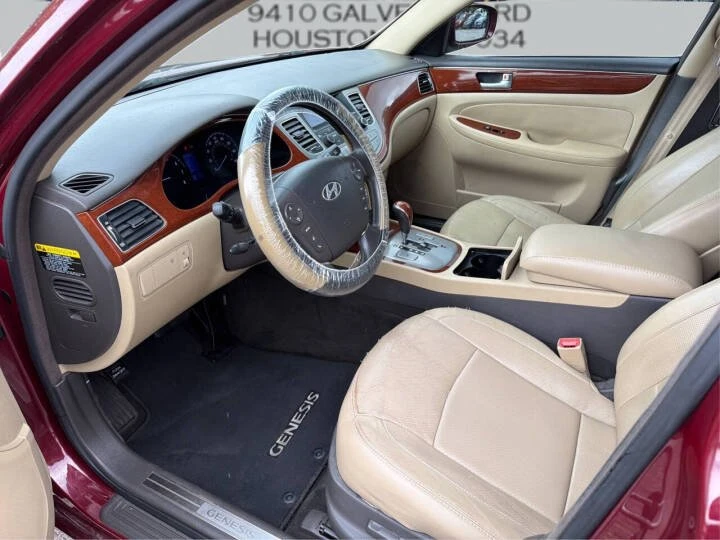 2013 Hyundai Genesis - Image 9 of 17