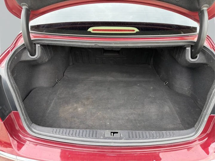 2013 Hyundai Genesis - Image 12 of 17