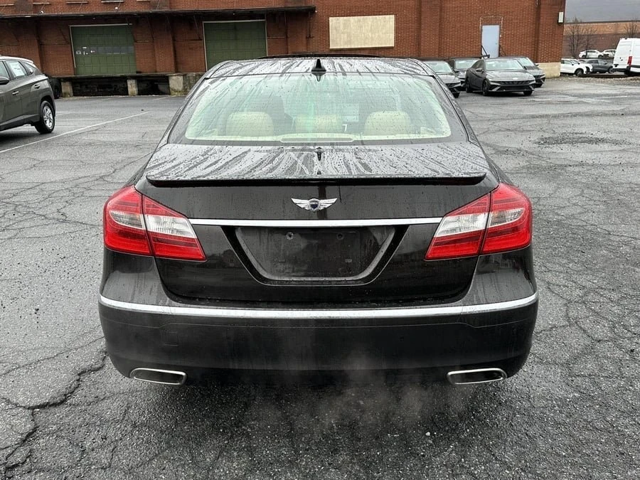 2013 Hyundai Genesis - Image 4 of 10
