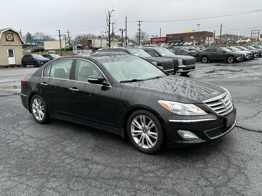 2013 Hyundai Genesis - Image 7 of 10