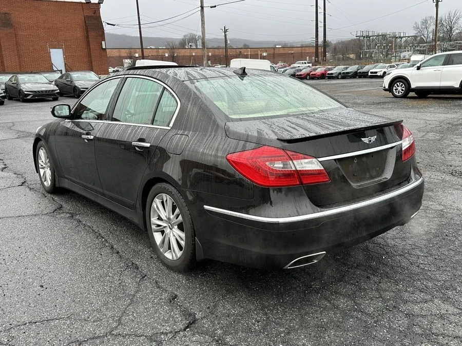 2013 Hyundai Genesis - Image 3 of 10