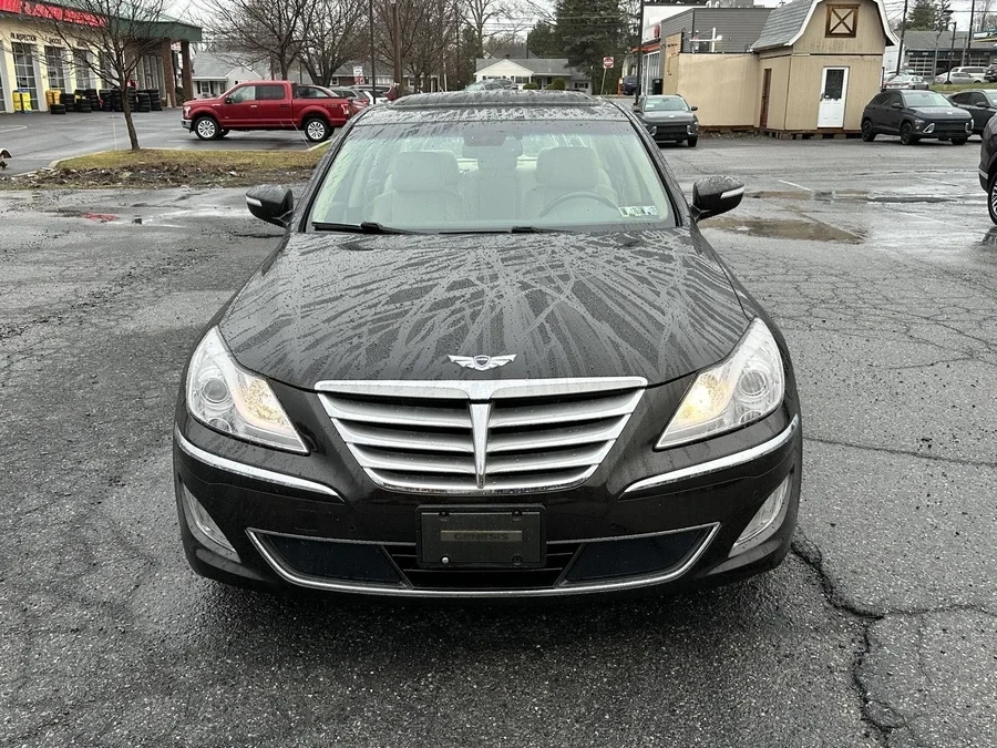 2013 Hyundai Genesis - Image 8 of 10