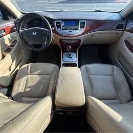 2013 Hyundai Genesis - Image 9 of 10