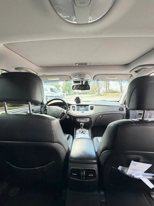 2013 Hyundai Genesis - Image 7 of 19