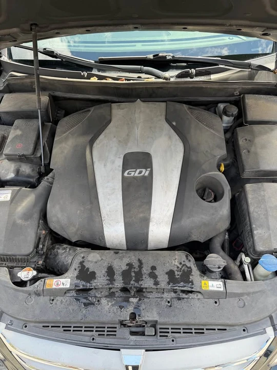 2013 Hyundai Genesis - Image 18 of 19