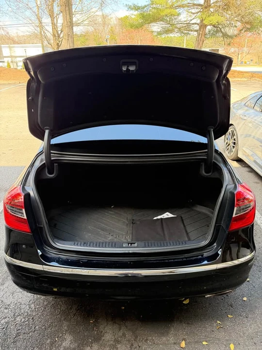 2013 Hyundai Genesis - Image 17 of 19