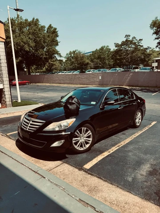 2013 Hyundai Genesis - Image 2 of 19