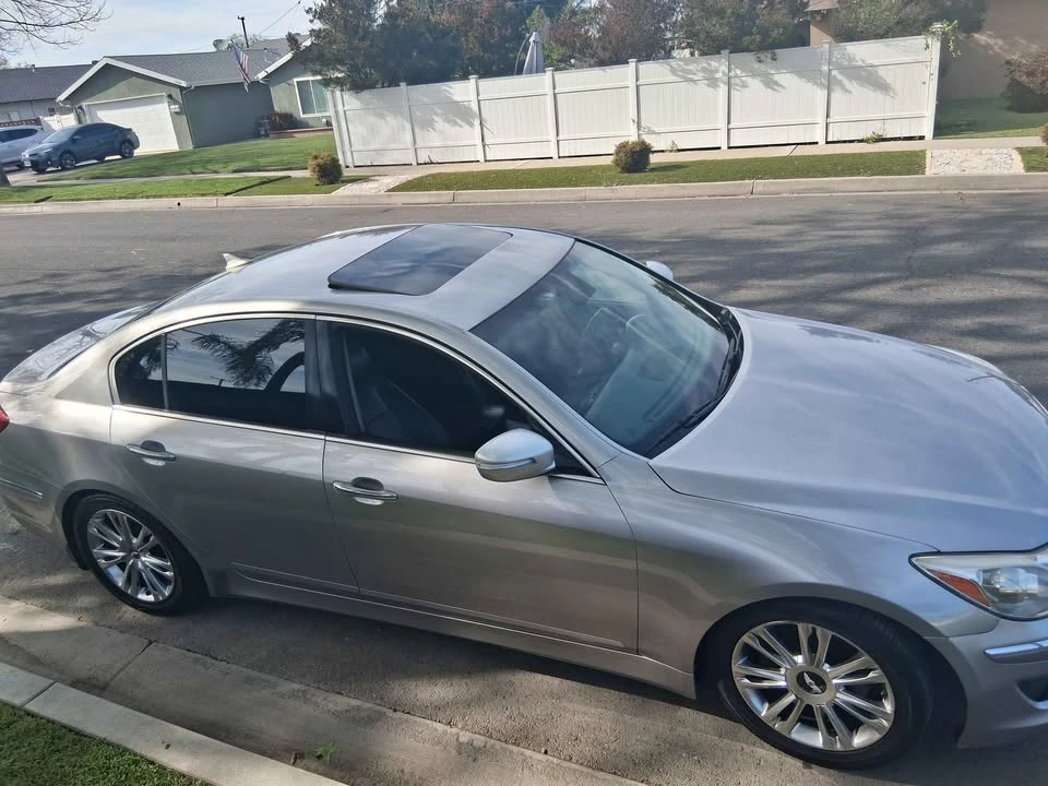 2013 Hyundai Genesis - Image 6 of 17