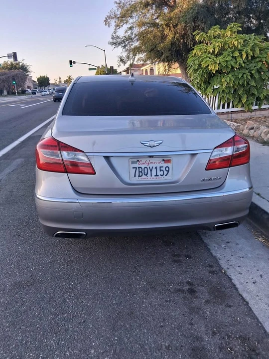2013 Hyundai Genesis - Image 6 of 11