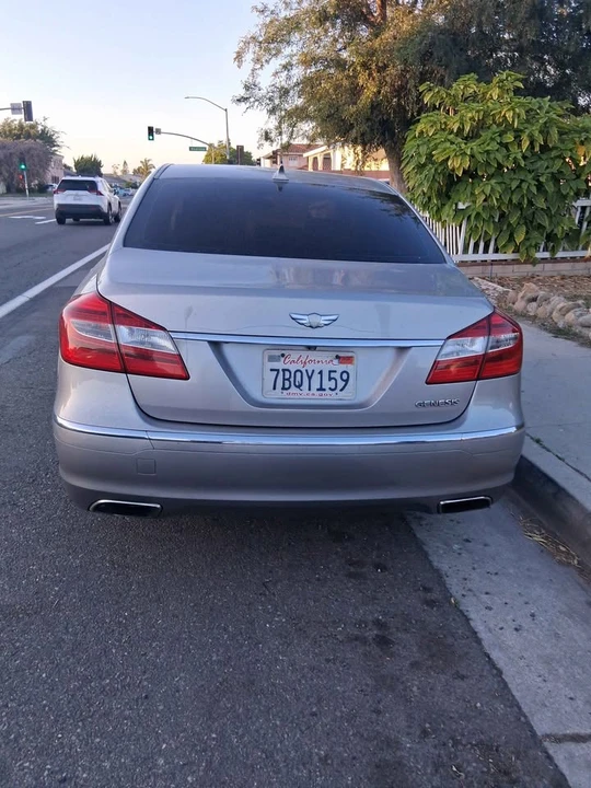 2013 Hyundai Genesis - Image 7 of 11