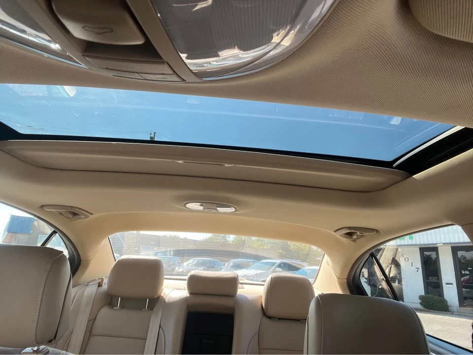 2013 Hyundai Genesis - Image 13 of 19
