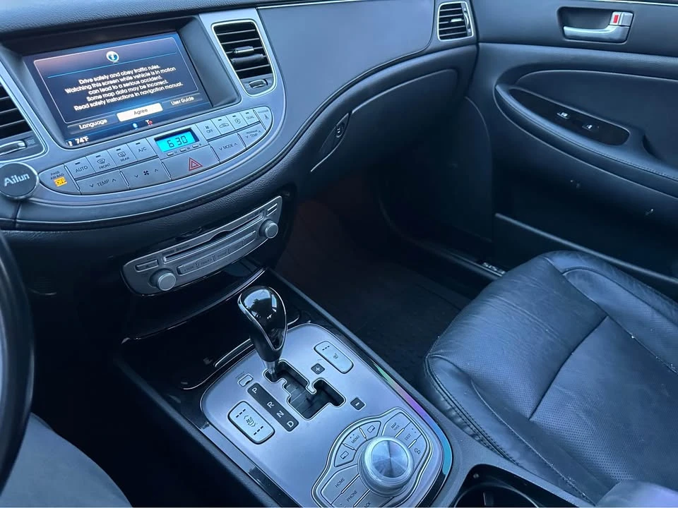 2013 Hyundai Genesis - Image 6 of 7