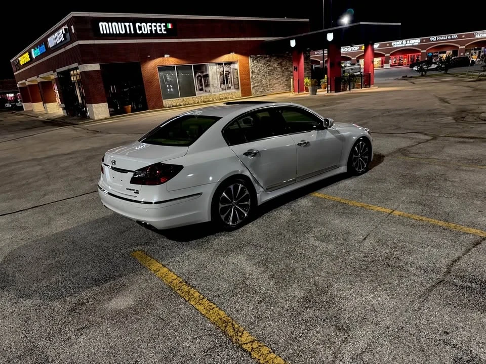 2013 Hyundai Genesis - Image 4 of 9