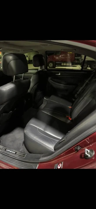 2013 Hyundai Genesis - Image 16 of 18