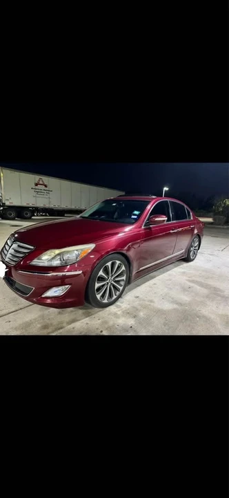 2013 Hyundai Genesis - Image 3 of 18