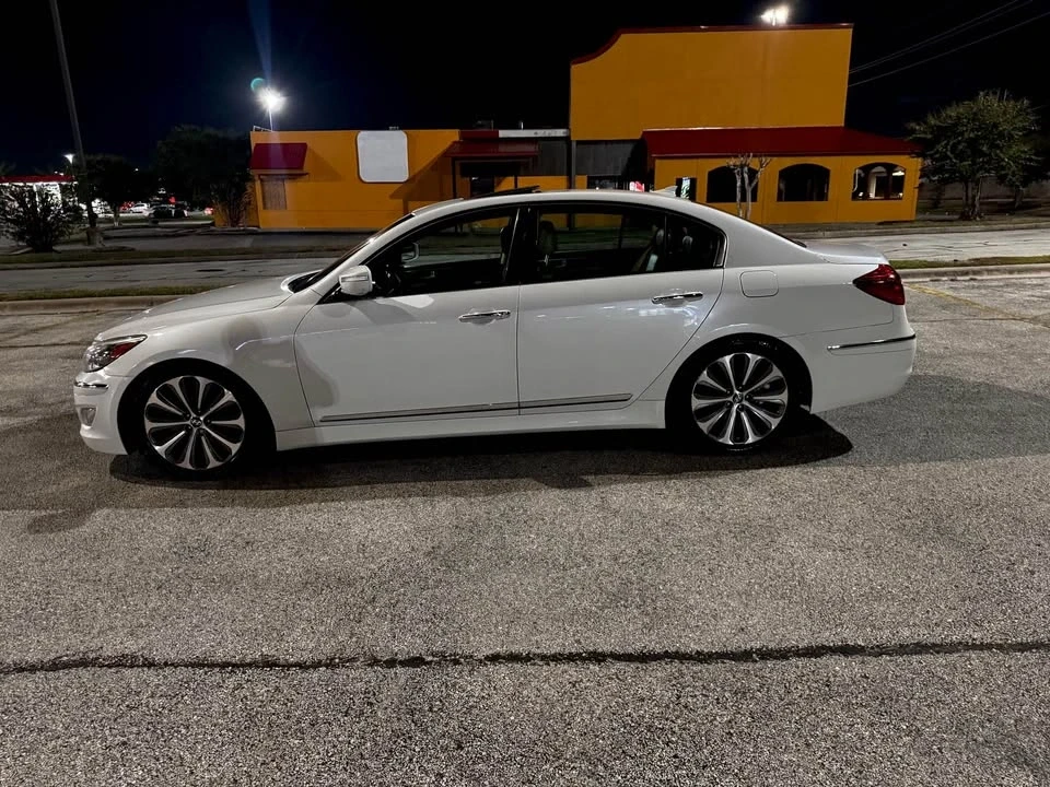 2013 Hyundai Genesis - Image 3 of 7