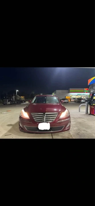 2013 Hyundai Genesis - Image 8 of 18