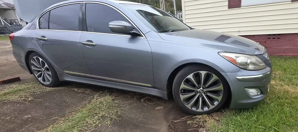 2013 Hyundai Genesis - Image 7 of 10