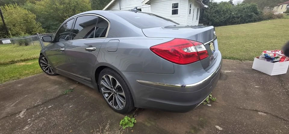2013 Hyundai Genesis - Image 3 of 10