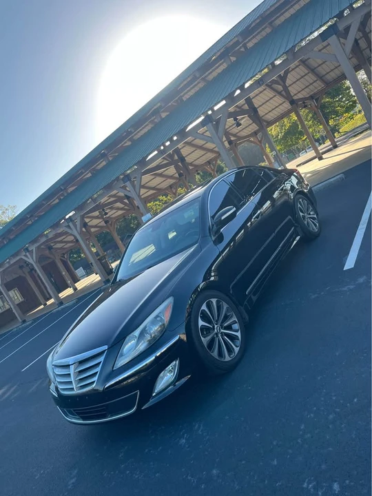 2013 Hyundai Genesis - Image 6 of 20
