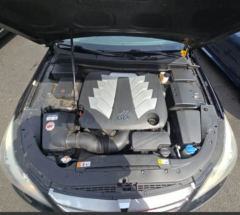 2013 Hyundai Genesis - Image 10 of 20