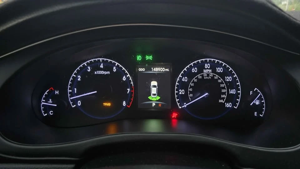 2013 Hyundai Genesis - Image 13 of 17