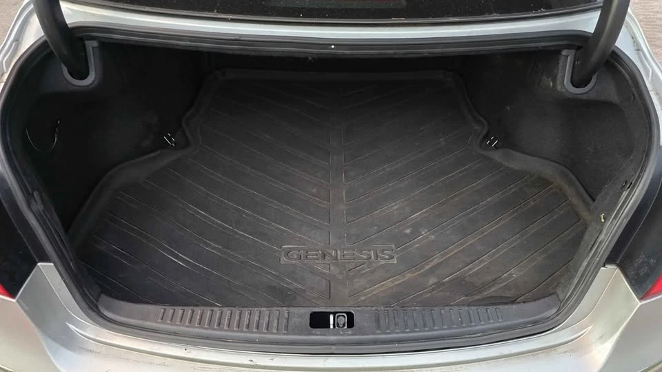 2013 Hyundai Genesis - Image 17 of 17