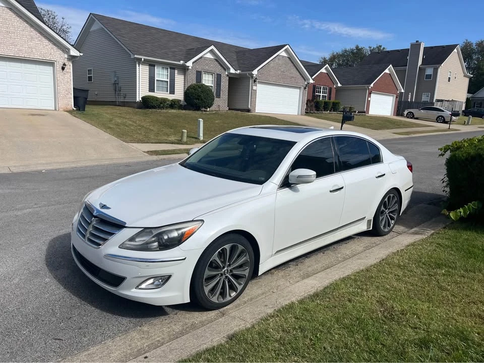 2013 Hyundai Genesis - Image 3 of 3