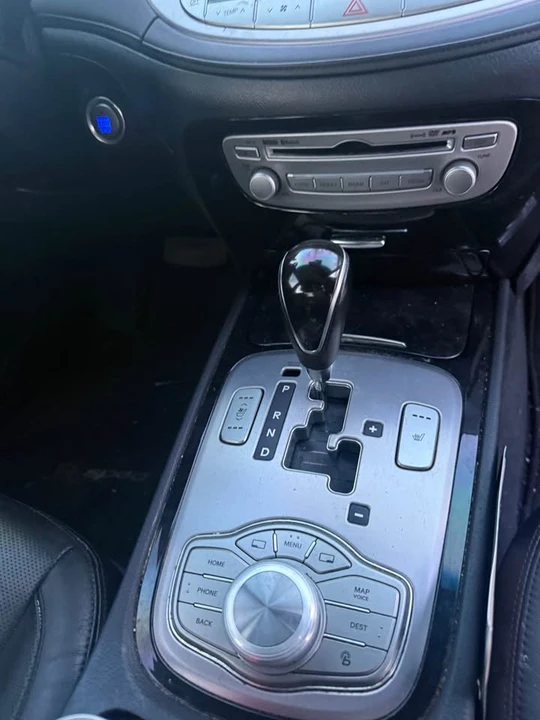 2013 Hyundai Genesis - Image 8 of 18