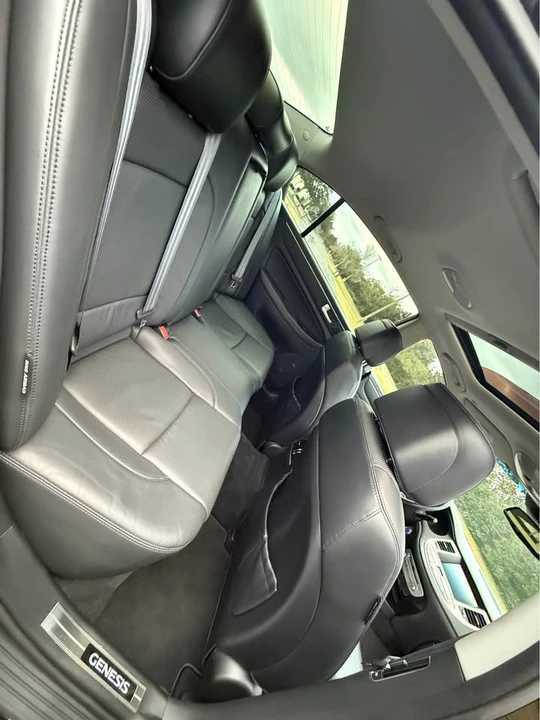 2013 Hyundai Genesis - Image 9 of 13