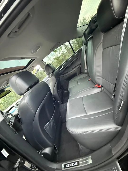 2013 Hyundai Genesis - Image 10 of 13