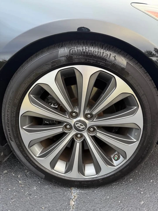 2013 Hyundai Genesis - Image 13 of 13