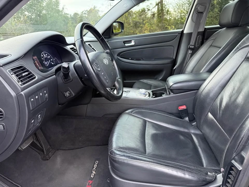 2013 Hyundai Genesis - Image 7 of 13