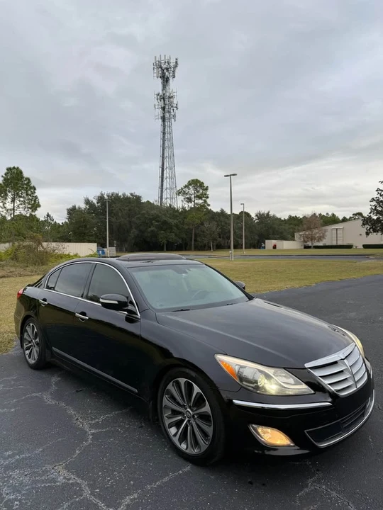 2013 Hyundai Genesis - Image 3 of 13