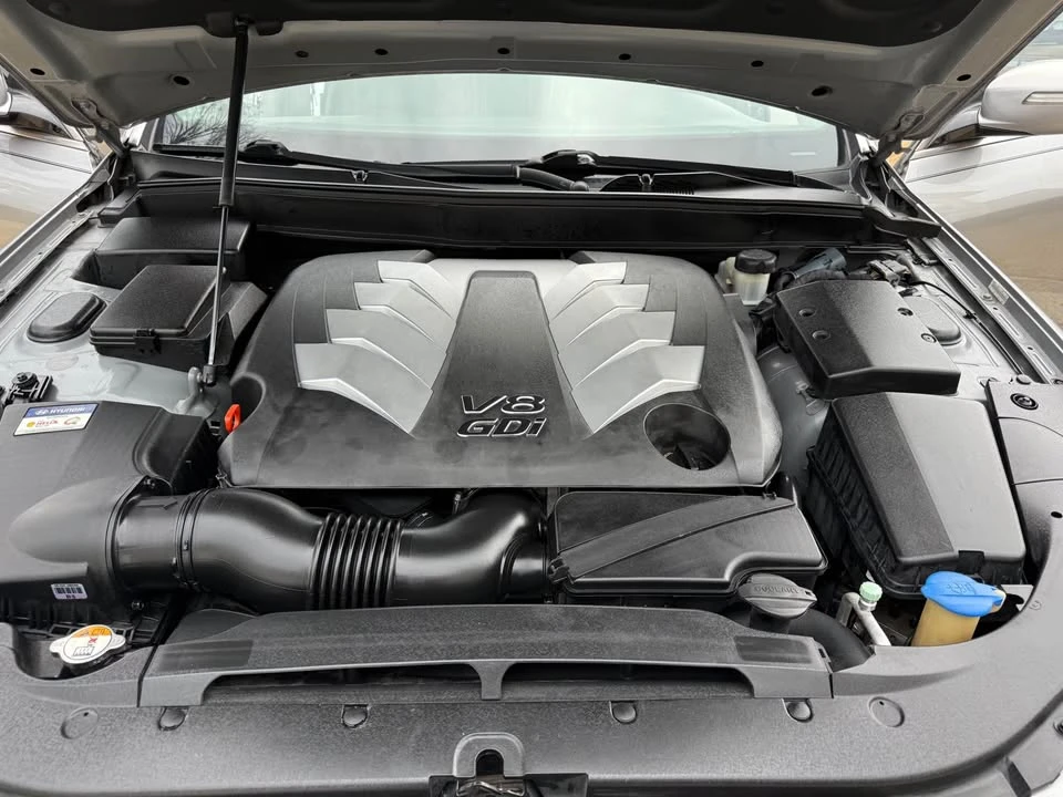 2013 Hyundai Genesis - Image 18 of 18