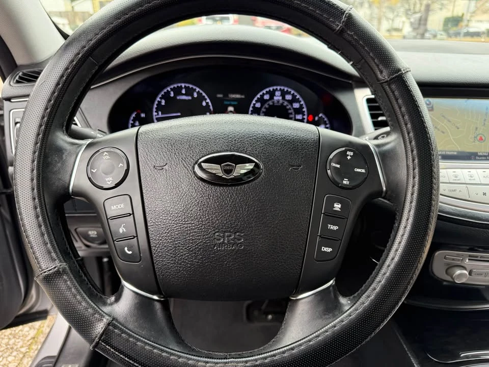 2013 Hyundai Genesis - Image 13 of 18