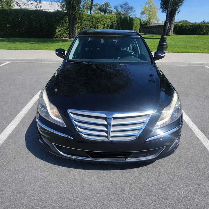 2013 Hyundai Genesis - Image 6 of 14