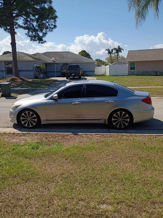 2013 Hyundai Genesis - Image 6 of 12