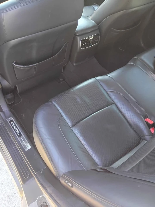 2013 Hyundai Genesis - Image 10 of 12